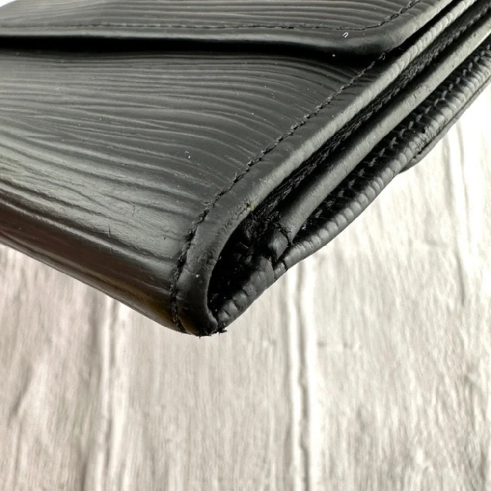 AUTHENTIC Louis Vuitton Marco Wallet. Previously owned. Black.